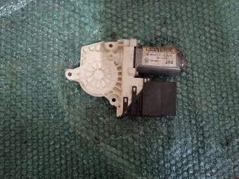 MOTORAS MACARA DREAPTA SPATE SKODA OCTAVIA II OEM: 1K0959794E.