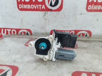 MOTORAS MACARA DREAPTA SPATE VOLKSWAGEN JETTA IV OEM: 1K0959704AG/973622-107.
