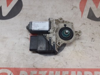 MOTORAS MACARA DREAPTA SPATE VOLKSWAGEN PASSAT B6 OEM: 973622-106.