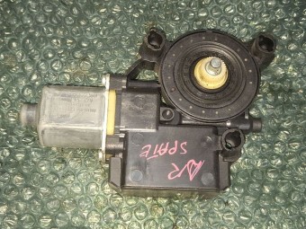 MOTORAS MACARA DREAPTA SPATE VOLKSWAGEN POLO 6R OEM: 6R0959812G.
