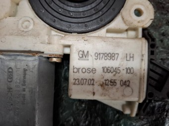 MOTORAS MACARA STANGA FATA OPEL VECTRA C OEM: 9178987.