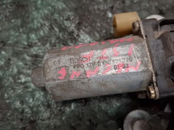 MOTORAS MACARA STANGA FATA RENAULT MEGANE II OEM: 0130821720.