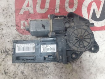 MOTORAS MACARA STANGA FATA RENAULT MEGANE III OEM: 807310004R.
