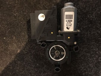 MOTORAS MACARA STANGA FATA SKODA FABIA OEM: 6Q1959801.