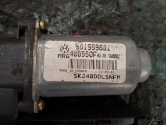 MOTORAS MACARA STANGA FATA SKODA FABIA OEM: 6Q1959801.