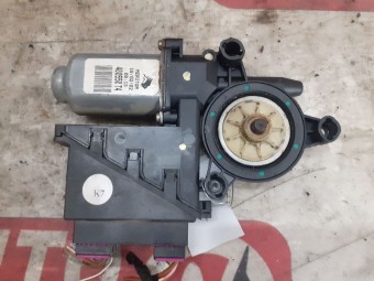 MOTORAS MACARA STANGA FATA SKODA FABIA OEM: 6Q1959801/TEMIC3831.