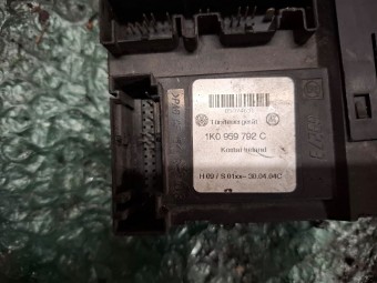 MOTORAS MACARA STANGA FATA VOLKSWAGEN GOLF V OEM: 1K0959792C.
