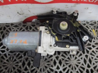 MOTORAS MACARA STANGA FATA VOLKSWAGEN POLO OEM: 6N4959802.