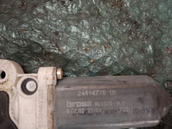 MOTORAS MACARA STANGA SPATE OPEL VECTRA OEM: 24414776LH.