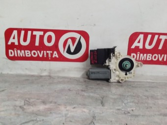 MOTORAS MACARA STANGA SPATE SKODA OCTAVIA II OEM: 1K0959703E.