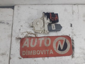 MOTORAS MACARA STANGA SPATE VOLKSWAGEN PASSAT B6 OEM: 1K0959703P.