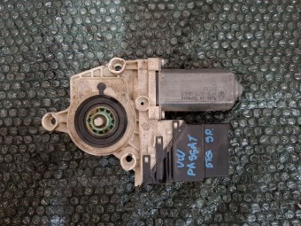 MOTORAS MACARA STANGA SPATE VOLKSWAGEN PASSAT OEM: 1K0959703P.