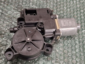 MOTORAS MACARA STANGA SPATE VOLKSWAGEN POLO 6R OEM: 6R0959811G.