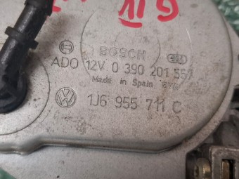 MOTORAS STERGATOR SPATE (LUNETA) VOLKSWAGEN GOLF IV OEM: 1J6955711C.
