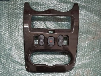 ORNAMENT BORD DACIA LOGAN I OEM: 8200739438.