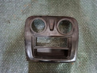 ORNAMENT BORD DACIA LOGAN II OEM: 682609133R.