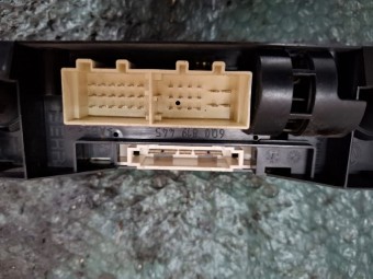 PANOU COMANDA AC SKODA FABIA OEM: 6Q0819445.