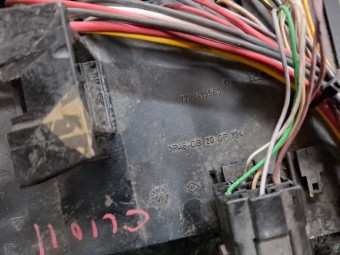 PANOU (TABLOU) SIGURANTE RENAULT CLIO II OEM: 7700415565.