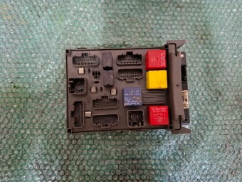 PANOU (TABLOU) SIGURANTE RENAULT LAGUNA II OEM: 8200004201E.