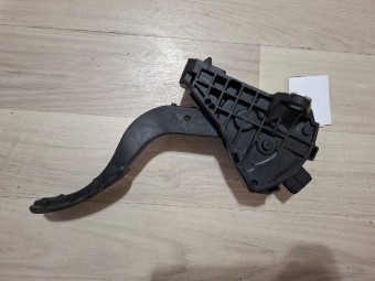 PEDALA ACCELERATIE TOYOTA COROLLA OEM: 78110-02211.