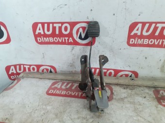 PEDALA AMBREIAJ RENAULT MEGANE III OEM: 465032703R.