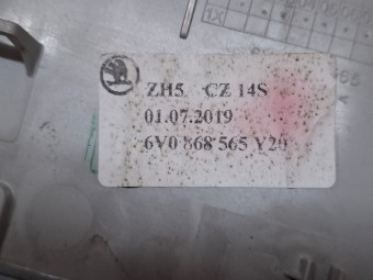 PLAFONIERA SKODA FABIA III OEM: 6V0868565.