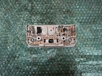 PLAFONIERA VOLKSWAGEN TOURAN OEM: 3B0947105C.