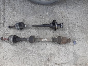 PLANETARA DREAPTA RENAULT SYMBOL OEM: 8200240430.