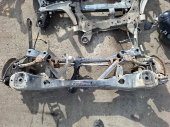 PUNTE SPATE FORD FOCUS III 