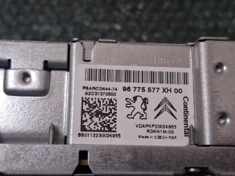 RADIO CD PEUGEOT 308 OEM: 96775577XH.