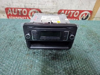 RADIO CD VOLKSWAGEN POLO 6R OEM: 5M0035156D.