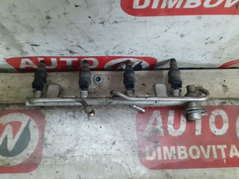 RAMPA INJECTOARE AUDI A4 B6 OEM: 058133681.