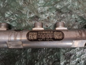 RAMPA INJECTOARE BMW E90 OEM: 0445214183.