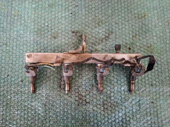 RAMPA INJECTOARE CHEVROLET AVEO OEM: 96475741.