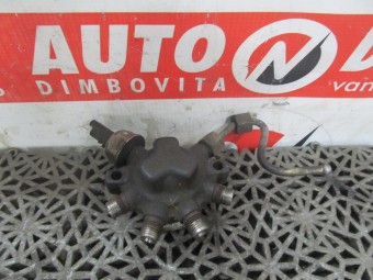 RAMPA INJECTOARE DACIA LOGAN I OEM: 8200057345.