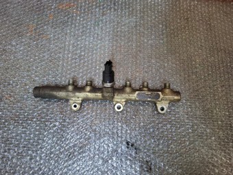 RAMPA INJECTOARE FIAT STILO OEM: 0445214016.