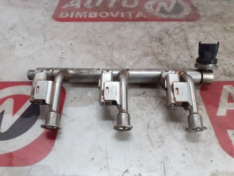 RAMPA INJECTOARE FORD FOCUS III OEM: DM5G-9H487-AA.