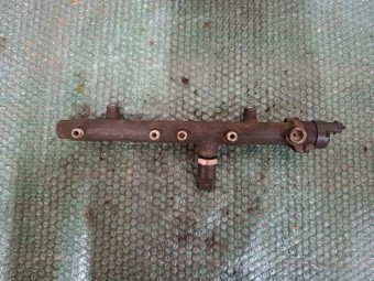 RAMPA INJECTOARE HYUNDAI MATRIX OEM: 31400 27500.