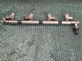 RAMPA INJECTOARE MAZDA 3 