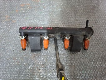 RAMPA INJECTOARE PEUGEOT 206 CC OEM: 9636520780.