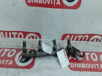 RAMPA INJECTOARE VOLKSWAGEN GOLF IV OEM: 036133319.