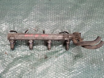 RAMPA INJECTOARE VOLKSWAGEN GOLF IV OEM: 036133319.
