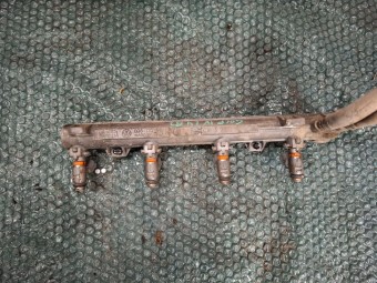 RAMPA INJECTOARE VOLKSWAGEN GOLF IV OEM: 036133319.