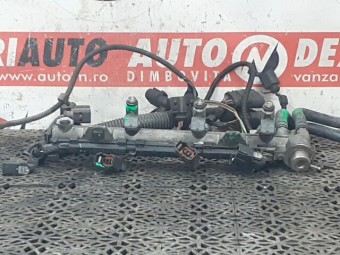 RAMPA INJECTOARE VOLKSWAGEN GOLF IV OEM: 036133319B.