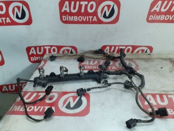RAMPA INJECTOARE VOLKSWAGEN GOLF IV OEM: 036971824A.