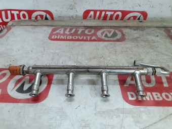 RAMPA INJECTOARE VOLKSWAGEN JETTA IV OEM: 03F133320C.