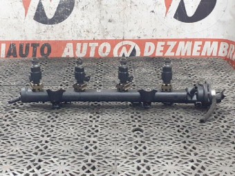 RAMPA INJECTOARE VOLKSWAGEN POLO 6N OEM: 030133319L/0280151058.
