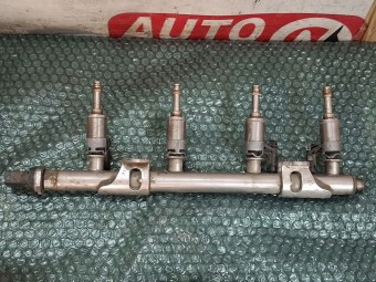 RAMPA INJECTOARE VOLKSWAGEN POLO 6R OEM: 04E133320D.