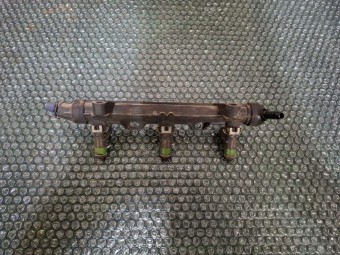 RAMPA INJECTOARE VOLKSWAGEN POLO 9N OEM: 03E133320.