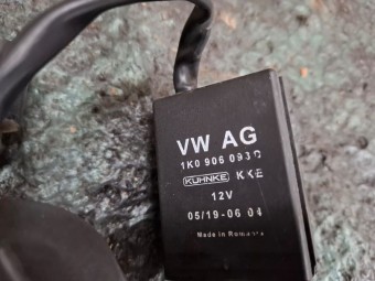 RELEU POMPA COMBUSTIBIL SKODA OCTAVIA II OEM: 1K0 906 093.